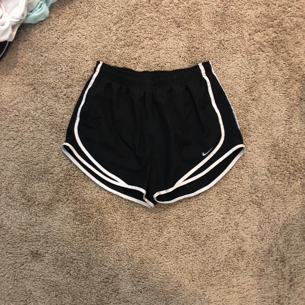 Black nike running short in great condition